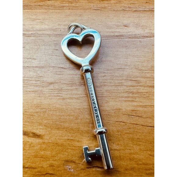 Tiffany & Co Elegant Large Sterling Silver Open Heart Key Pendant Only W/Box - Picture 9 of 13